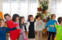 <p> Динозавърско парти</p>